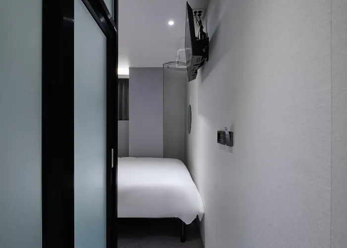 Unit M Hostel